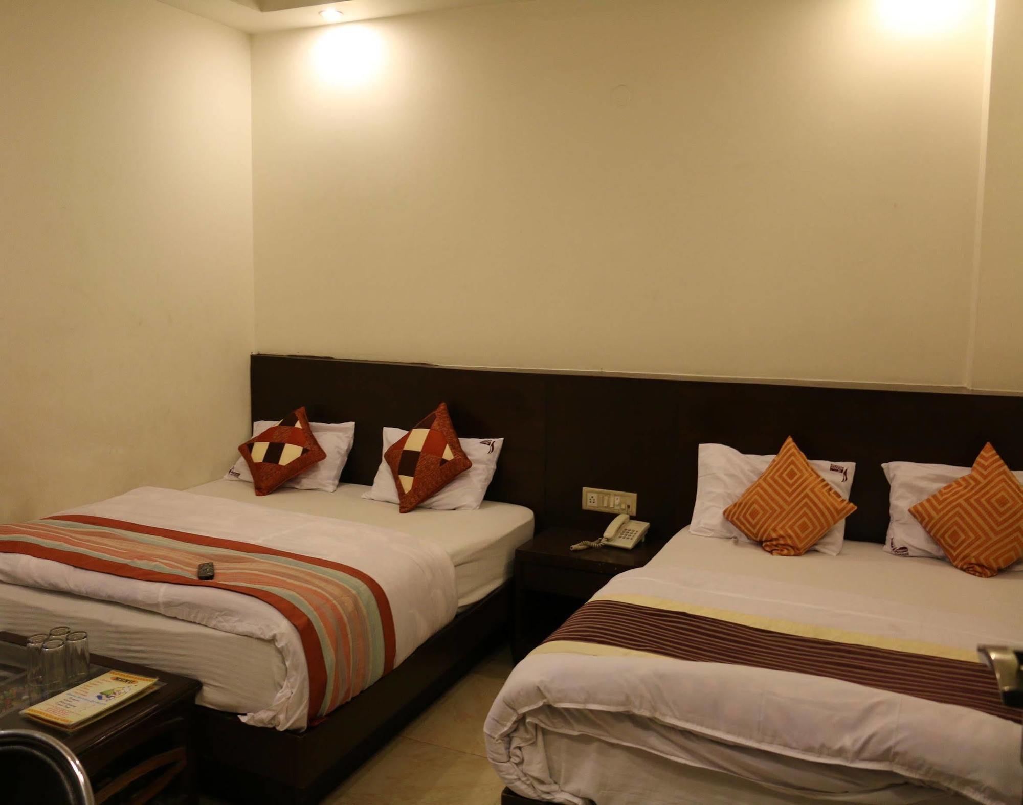 Hotel Seven Seas Inn New Delhi Luaran gambar