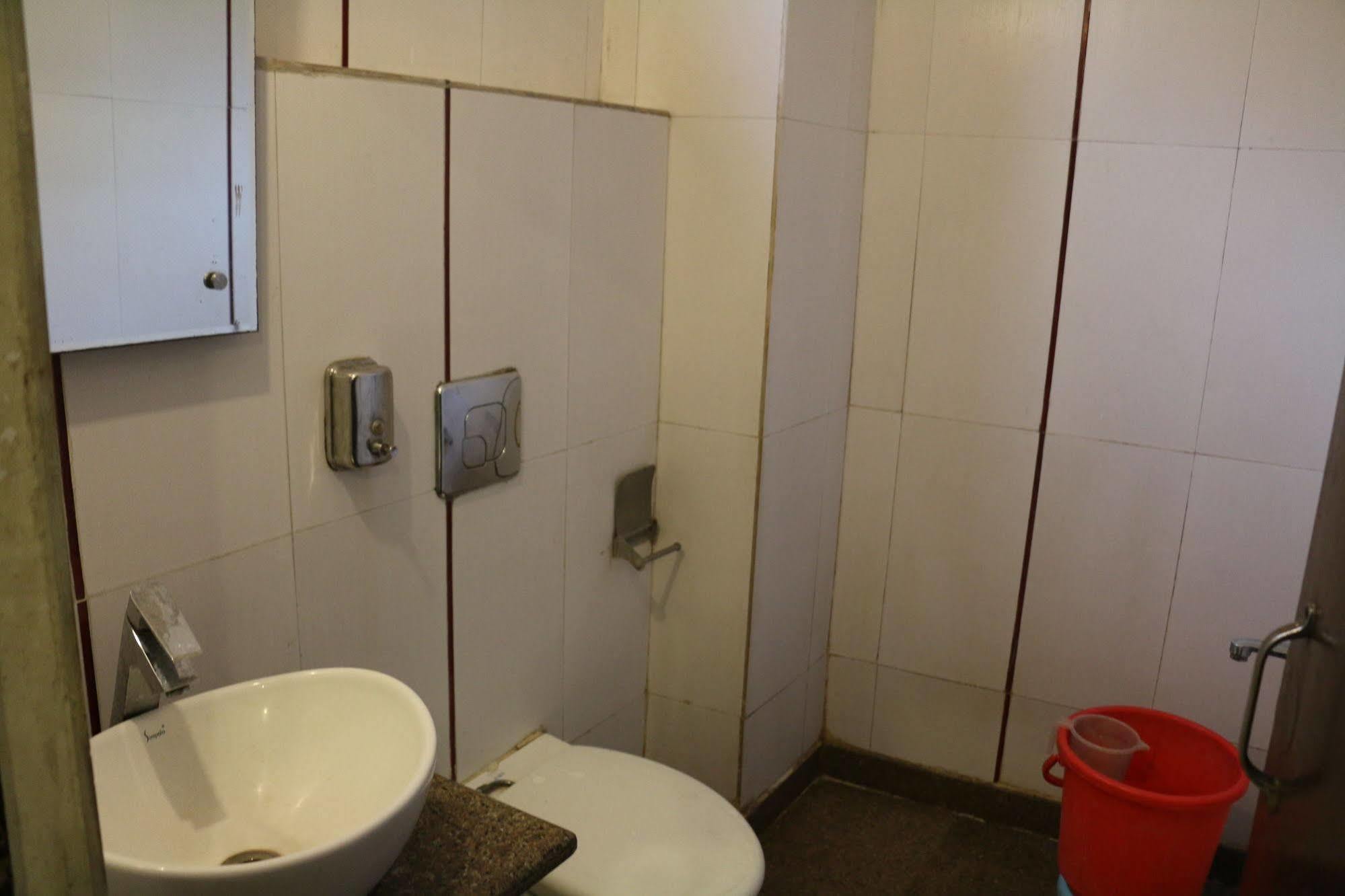 Hotel Seven Seas Inn New Delhi Luaran gambar
