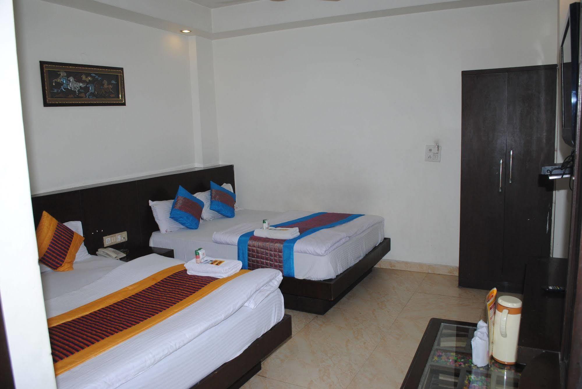 Hotel Seven Seas Inn New Delhi Luaran gambar