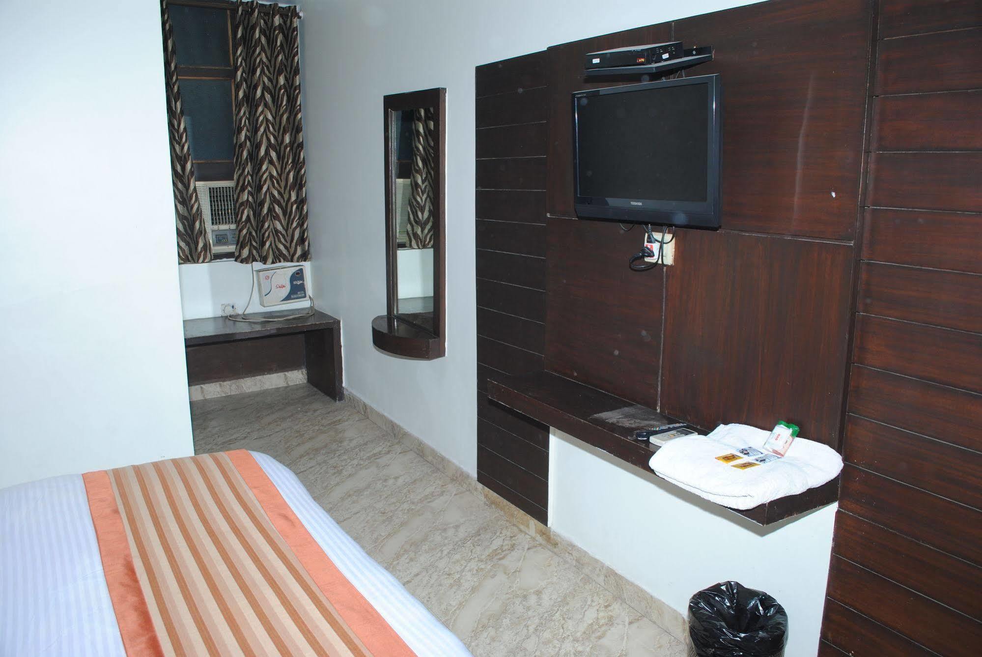 Hotel Seven Seas Inn New Delhi Luaran gambar