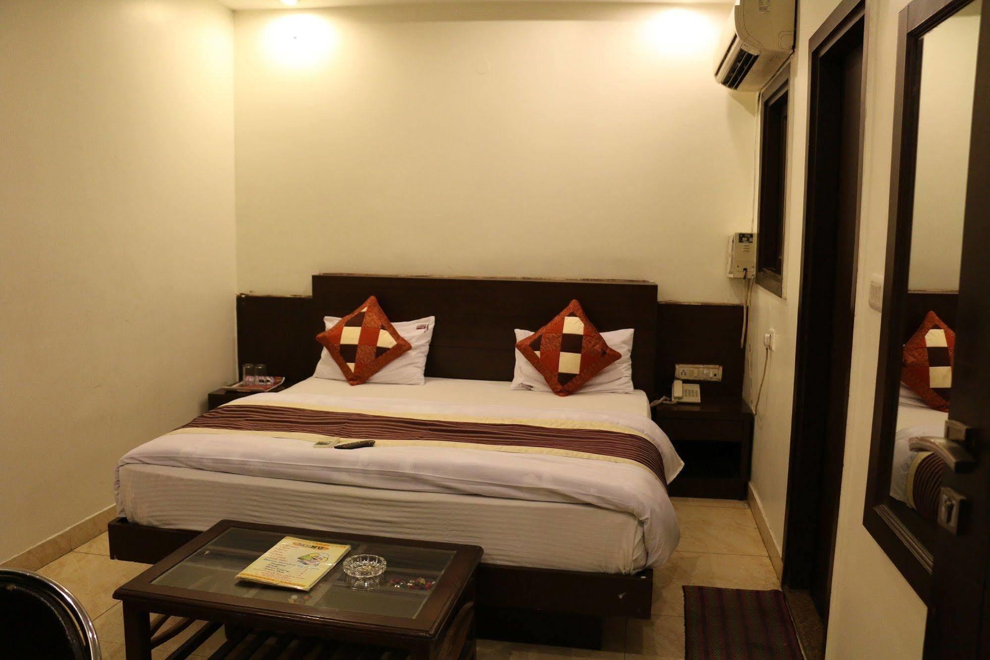 Hotel Seven Seas Inn New Delhi Luaran gambar