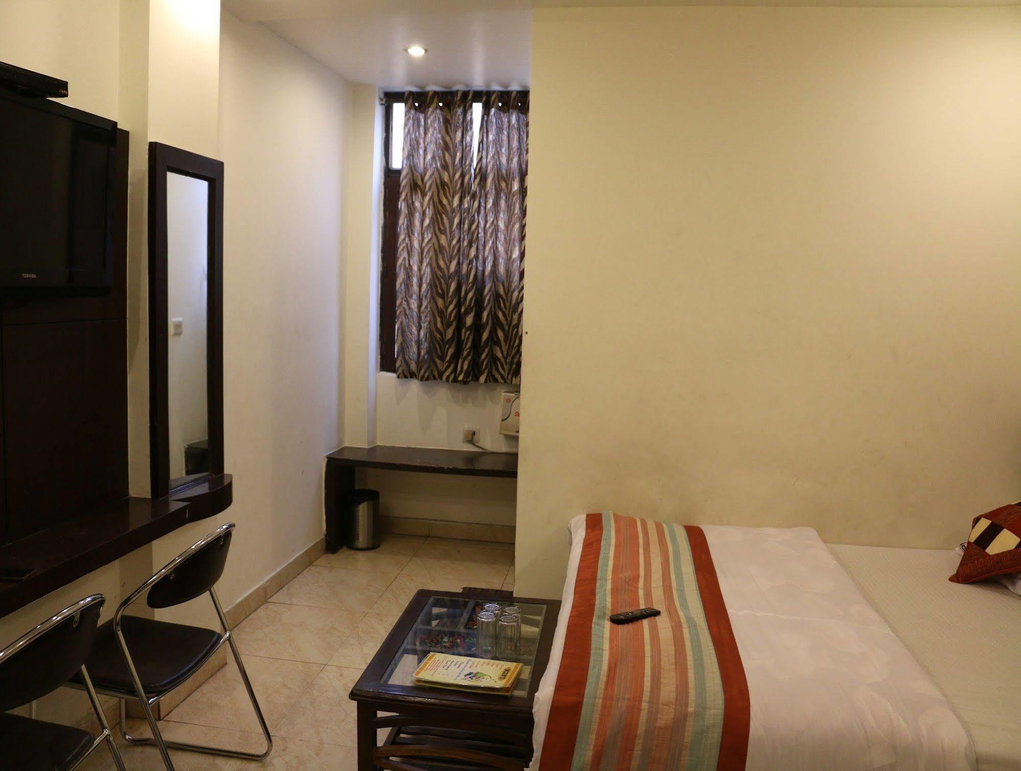 Hotel Seven Seas Inn New Delhi Luaran gambar